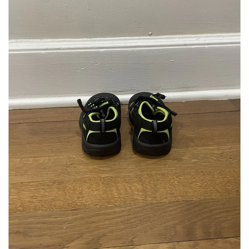 Keen Newport H2 Kid’s Outdoor Sandals In Green/Black Sz 10 Gorpcore Hiking